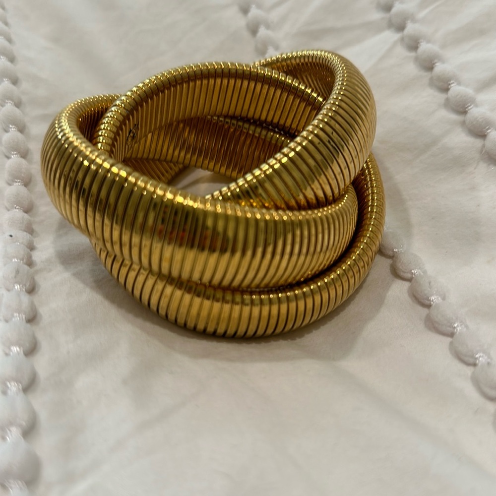Gold bracelet